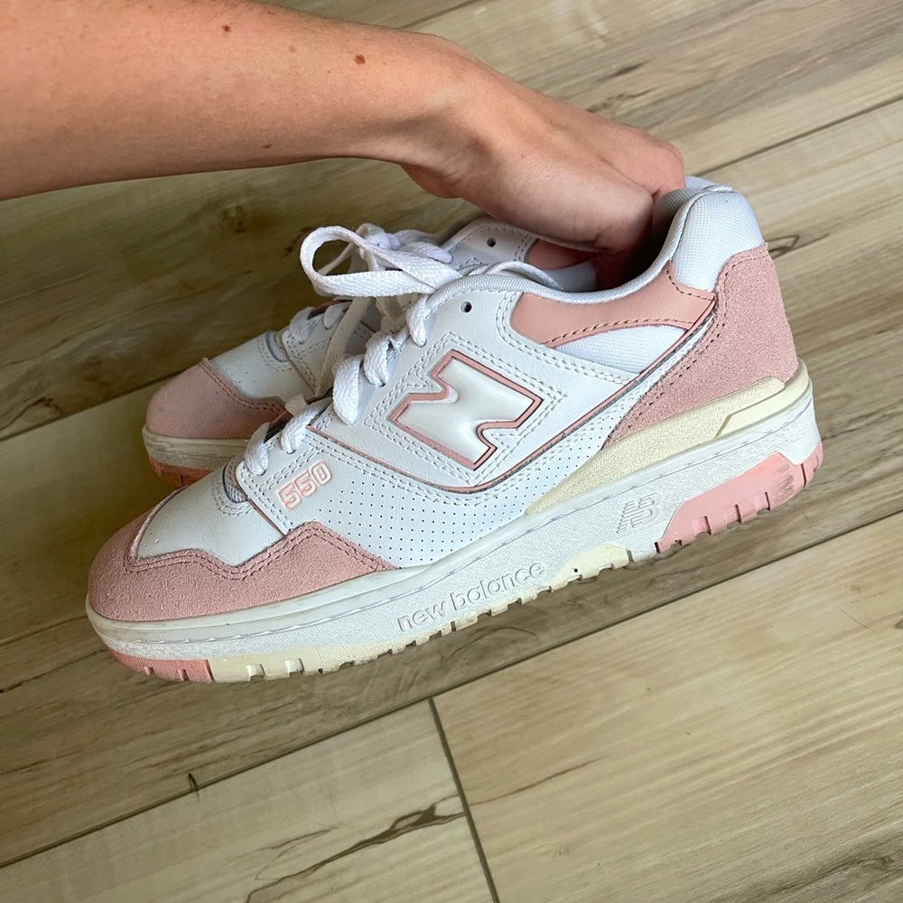 New Balance 550 pink/white shoe